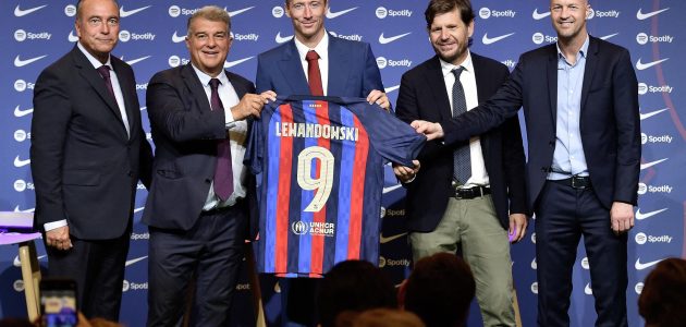 الليجا ترفض تسجيل صفقات برشلونة الجديدة